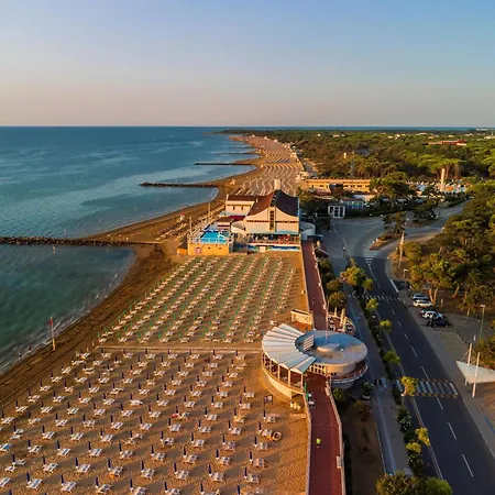 Cozy Escape On The Seafront Of Lignano リニャーノ・サッビアドーロ