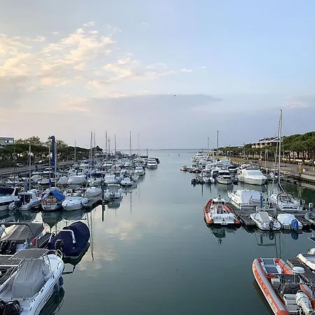 アパート Cozy Escape On The Seafront Of Lignano リニャーノ・サッビアドーロ